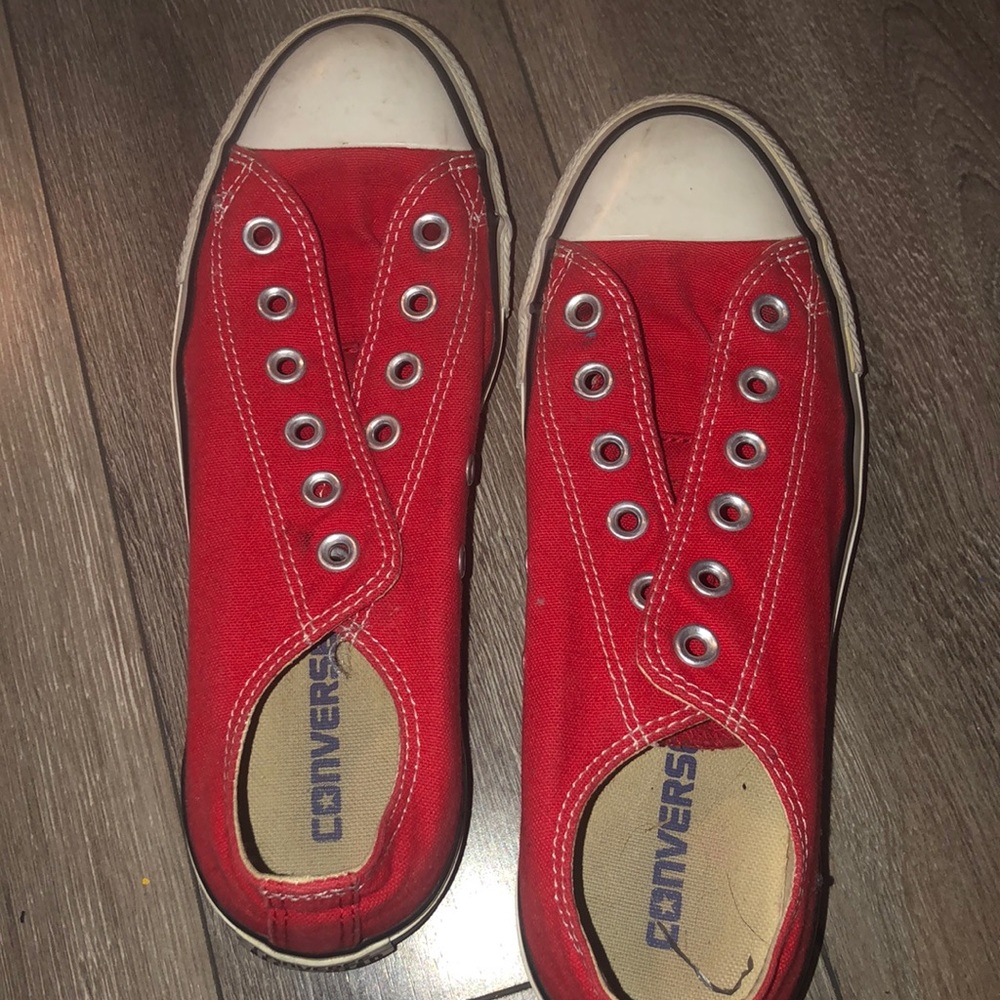 Red Converse, (((NO LACES))) women’s 8 men’s 6